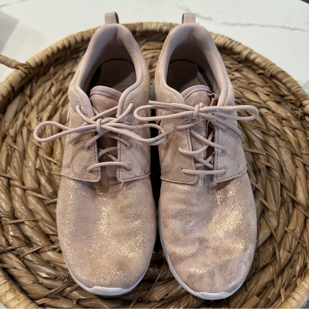 Rare Nike Roshe One Rose Gold Sneakers